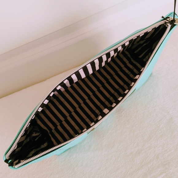 marc tetro Frenchie Large Cosmetic Case Pouch Bag PVC Saffiano Aqua NWT - Picture 10 of 11